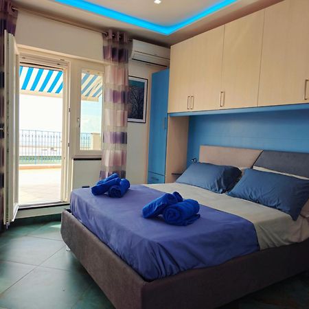 Apartamento A Terrace On The Sea Maiori Exterior foto