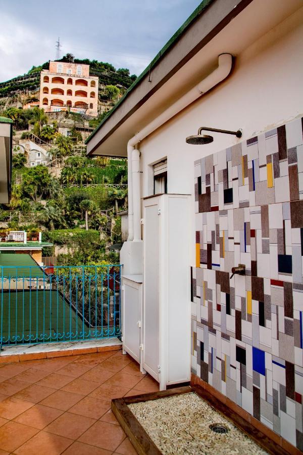 Apartamento A Terrace On The Sea Maiori Exterior foto