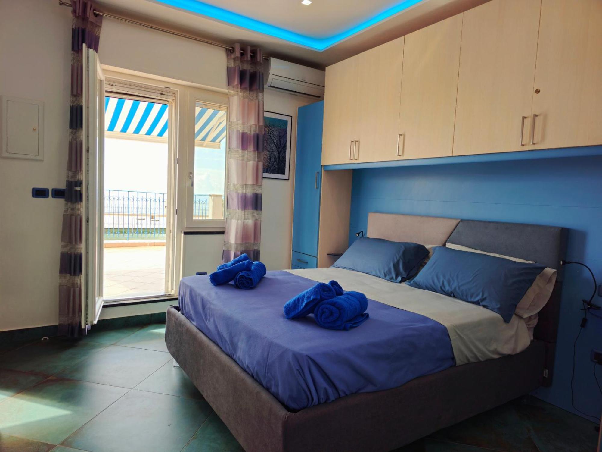 Apartamento A Terrace On The Sea Maiori Exterior foto