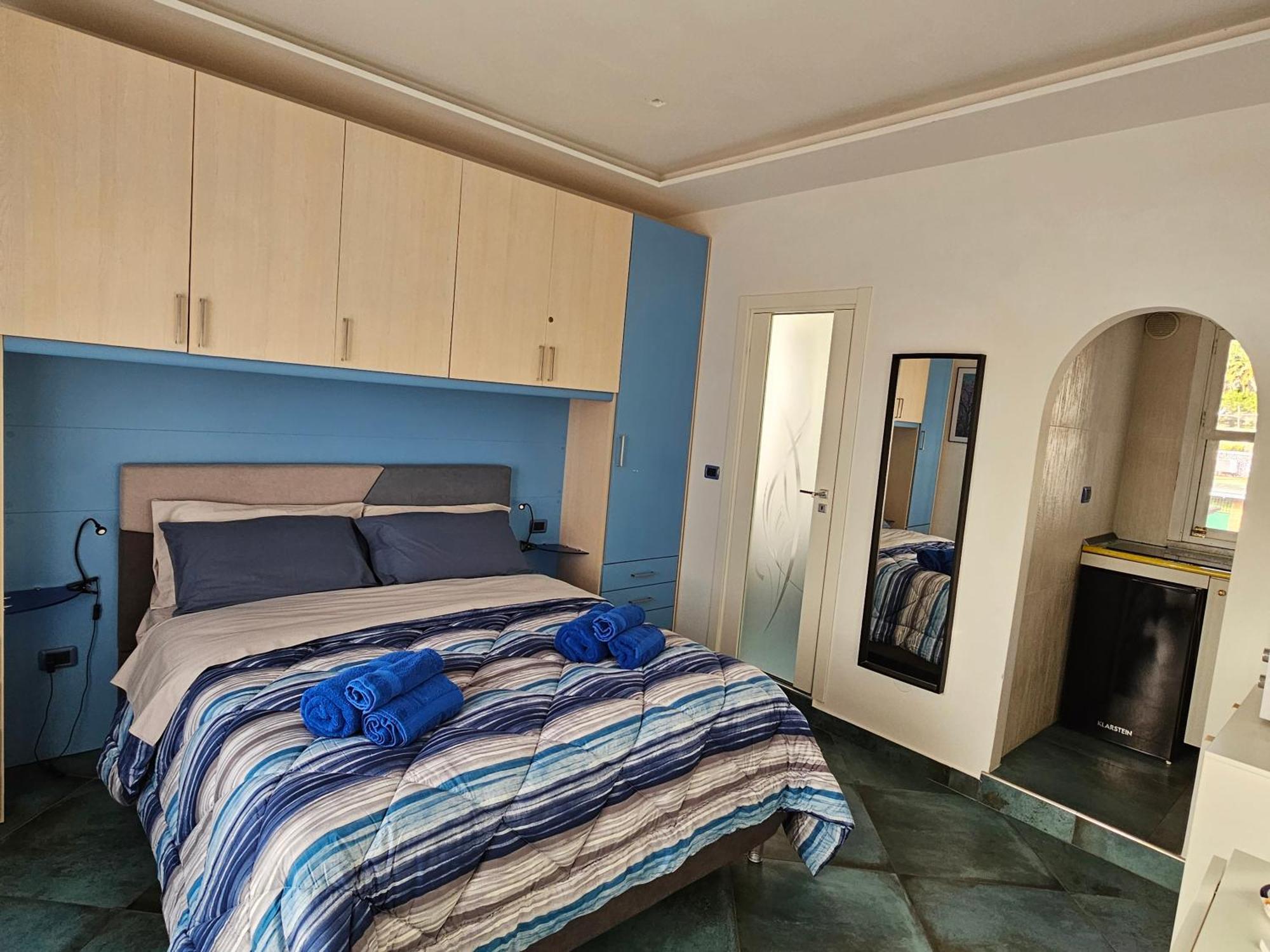 Apartamento A Terrace On The Sea Maiori Exterior foto